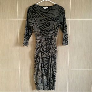 🎀3/$15! Kay Unger Bodycon Dress with Ruching